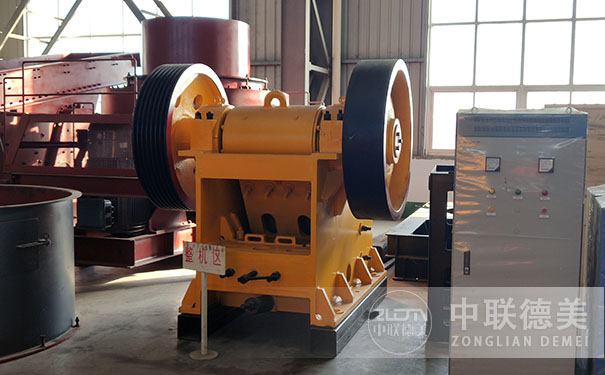 什么是液壓對輥破碎機？